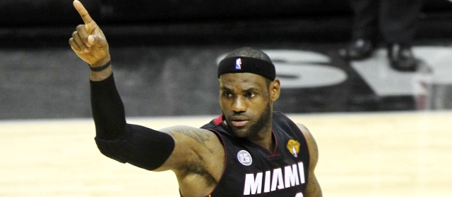 LeBron no desentonó e igualó a dos la final de la NBA