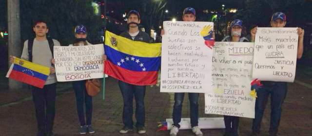 Protesta de estudiantes venezolanos en Bogotá. FOTO LAURA CASTRO