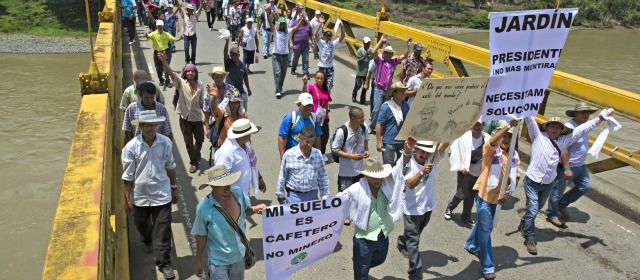 Paro cafetero: Declaran alerta verde hospitalaria para municipios cafeteros de Antioquia | FOTO ESTEBAN VANEGAS LONDOÑO | El corregimiento Bolombolo ha sido el principal punto de concentración de los cafeteros de Antioquia en el paro.