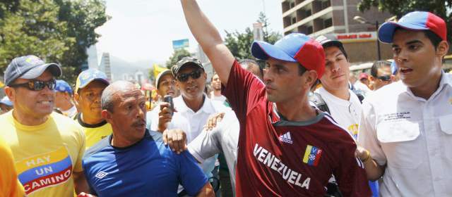 Chávez y Capriles iniciarán sus campañas con nutridas caravanas |