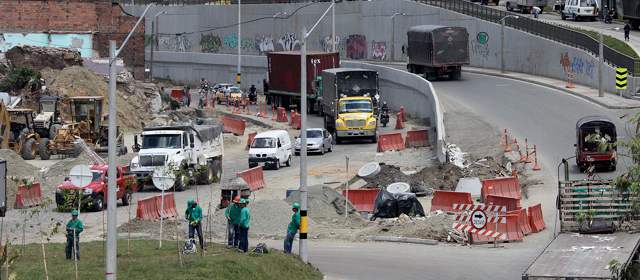 Medellín: veinte barrios estarán sin agua hasta este jueves | Por obras en el intercambio vial de Madera suspenden el servicio de agua en barrios de Bello y Medellín.