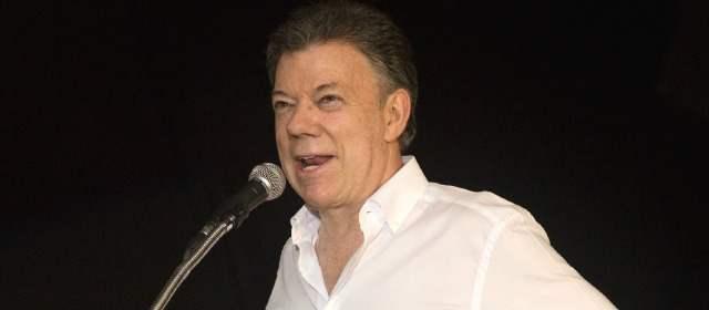 Santos sube en la encuesta Gallup, pero elección se haría en segunda vuelta | Foto archivo