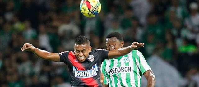 Nacional aguarda por Vladimir | Vladimir Hernández en duelo con Óscar Murillo. Antes rivales, ahora muy cerca de ser compañeros de equipo. FOTO ARCHIVO
