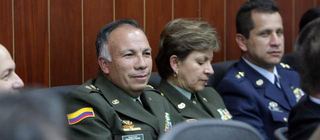 Se complica y aplaza el ascenso del general Patiño, involucrado en caso grafitero |