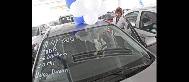 Los usados marchan al ritmo de los nuevos | Muchas personas prefieren hoy día comprar un buen carro usado (semi nuevo) que un carro nuevo, dicen comercializadores de este tipo de vehículos. FOTO ARCHIVO