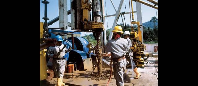 La acción de Ecopetrol tocó piso de octubre-2010: $4.080 | La producción de Ecopetrol y asociadas llegó a 791.000 barriles por día (subió 6%) y eso debe estimular el precio. FOTO ARCHIVO.