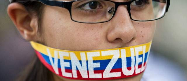 OEA silenció intervención de María Corina Machado | Jóvenes opositores salieron a protestar contra lo ocurrido ayer en la sesión de la OEA. FOTO AP