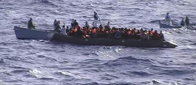 Una nueva barcaza con 137 inmigrantes a bordo llega a Lampedusa |