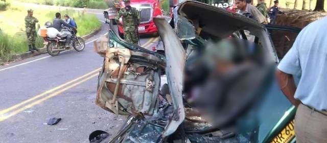 Accidente en la vía a Caucasia deja tres personas muertas | Foto: Prensa Antioqueña @prensapaisa