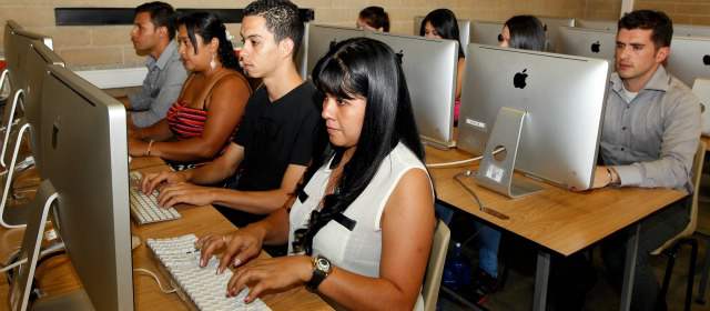 Virtualidad y técnicas requieren más atención | La oferta educativa virtual de la mayoría de instituciones de formación para el trabajo se enfoca en cursos cortos. FOTO JAIME PÉREZ