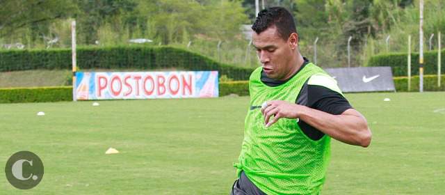 Volver al triunfo en casa, urgencia de Nacional hoy | El zaguero Diego Peralta regresaría hoy a la formación inicial del verde tras casi dos meses de ausencia. FOTO Robinson Sáenz