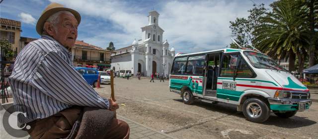 Empezó la celebración por los 350 años de Marinilla | En el parque principal de Marinilla se respira tranquilidad. El alcalde, Gildardo Hurtado, dice que, por el crecimiento del municipio, hay dificultades de movilidad. FOTO ESTEBAN VANEGAS LONDOÑO