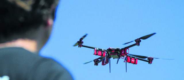 Pilotos británicos piden normas más estrictas para los drones