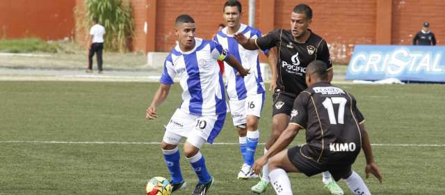 Cataño le ve futuro al Rionegro en Bello | Daniel Cataño (10), anotó el gol del Rionegro. FOTO jaime pérez