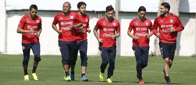 La selección chilena programó para este lunes y martes jornadas de entrenamiento de mañana y tarde. FOTO REUTERS