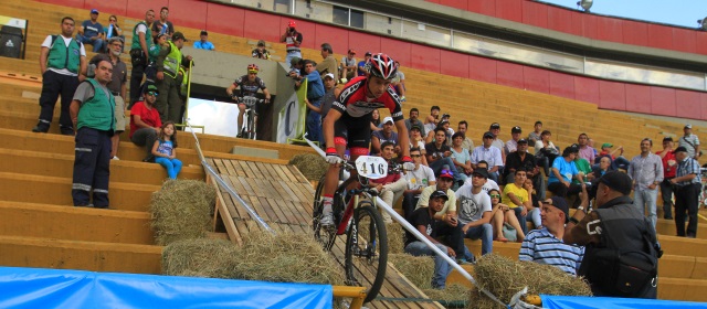 Cross country vive la revancha | Fabio Castañeda, técnico del GW Shimano, ganó la categoría élite del short track. FOTO RÓBINSON SÁENZ