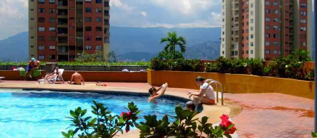 Revive proyecto de ley para afinar reglas en las piscinas