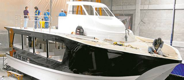 Yates de lujo 'navegan' desde Rionegro hasta el mar Caribe | Un yate de 50 pies en construcción que tiene como destino Panamá y se entregará a mediados de mayo. FOTO MANUEL SALDARRIAGA
