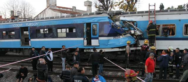 Tres muertos y más de 150 heridos por choque de trenes en Argentina