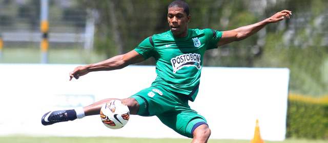 Envigado prueba el invicto de Nacional | Orlando Berrío, delantero de buenas presentaciones en las últimas jornadas, tendría otra oportunidad frente al Envigado. FOTO RÓBINSON SÁENZ