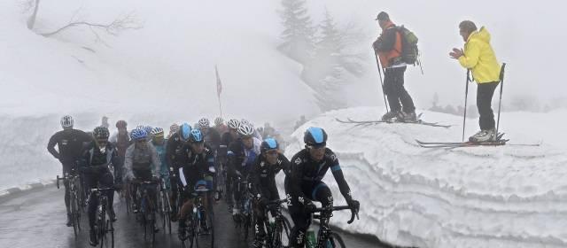 Carlos Betancur se metió en el top 10 del Tour de Romandía | Foto: AP