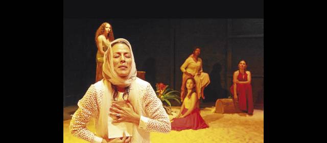 Llegó la hora de las mujeres hermosas | Una ficción que hunde sus raíces en el día a día de las mujeres vícitmas de la violencia colombiana. En temporada por seis semanas. FOTO EDWIN BUSTAMANTE