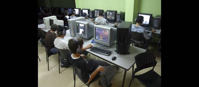 Calma para debatir reforma tributaria | El acceso al servicio de internet en los hogares de los estratos 1, 2 y 3, no pagarían IVA, de acuerdo con la propuesta del Presidente Santos, que incluirá en la reforma tributaria. FOTO ARCHIVO