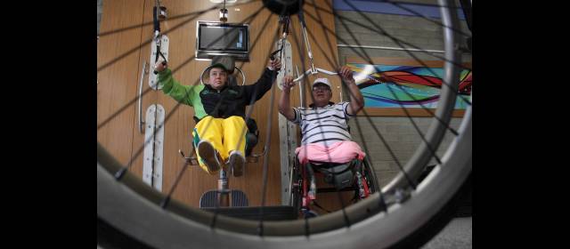 Medellín tiene primer gimnasio especializado para discapacitados | El centro de acondicionamiento físico para discapacitados, opera desde febrero y ya cuenta con 500 usuarios. FOTO HERNÁN VANEGAS