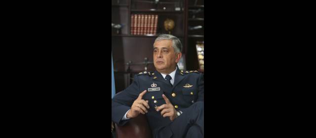 FAC perfeccionará su plan de aviones no tripulados | El comandante de la FAC general Tito Saúl Pinilla resalta la campaña "Desde los cielos protegemos nuestra tierra". FOTO COLPRENSA