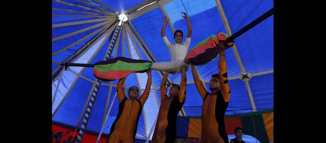 El arte reivindica la vida en Altavista | El circo fue la atracción más apetecida por los niños de Altavista. FOTO DONALDO ZULUAGA