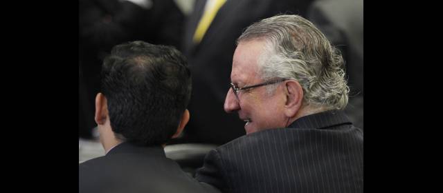 Fiscalía hará otro proceso con víctimas de Premium | A la derecha, Rodrigo Jaramillo, expresidente de Interbolsa, durante la audiencia de ayer por el colapso de su grupo. FOTO colprensa