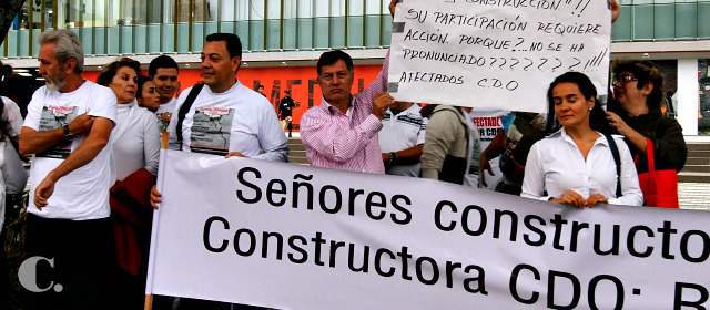 La SIC les recomienda a víctimas de CDO que demanden | Esta semana las víctimas de CDO realizaron una marcha pacífica en la inauguración de la feria Expocamacol. Siguen demandando soluciones. FOTO DONALDO ZULUAGA