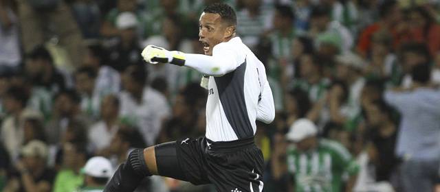 El DIM puso corazón, estrategia y fútbol ante Nacional | El arquero Bréiner Castillo cumplió buen trabajo y contagió de seguridad a sus compañeros del DIM. Una victoria que llega en el momento que más lo necesitaban los rojos. FOTO Róbinson Sáenz