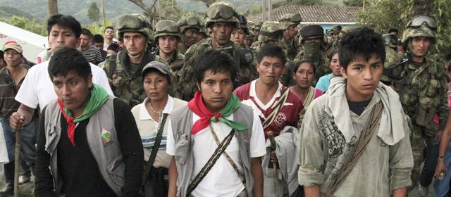 Indígenas del norte del Cauca se declararon en asamblea permanente e indefinida | El miércoles, los indígenas retuvieron en Caldono a 30 militares. Foto Reuters.