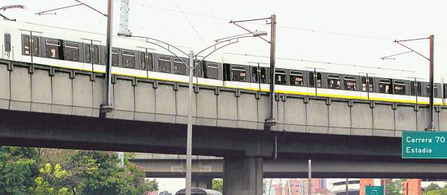 La Línea C agiliza los viajes de quienes van entre Niquía y San Javier y viceversa, pues les ahorra varias estaciones. FOTO JAIME PÉREZ