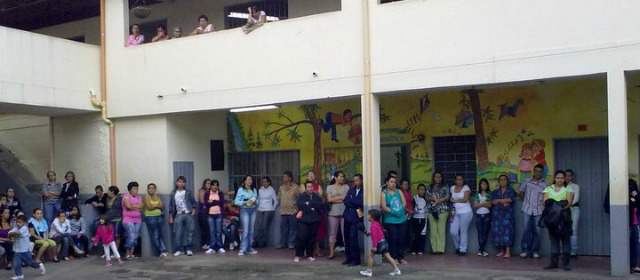 Paro por amenazas en colegio de Bello completa una semana
