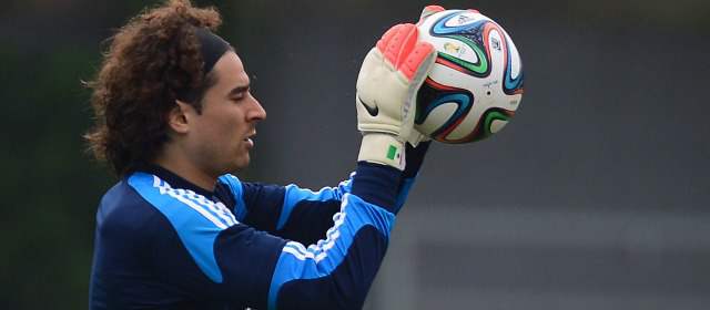 México-Camerún, una gran incógnita | Guillermo Ochoa, arquero de la Selección de México. FOTO AFP