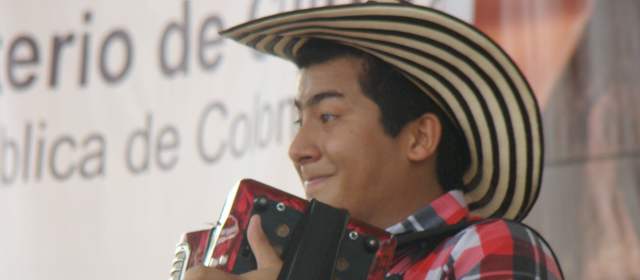 Fernando Rangel está feliz con su corona de Rey vallenato | Es el nuevo rey del Festival de la Leyenda Vallenata y se impuso con talento, creatividad y originalidad en sus notas sin olvidar los parámetros del folclor.
