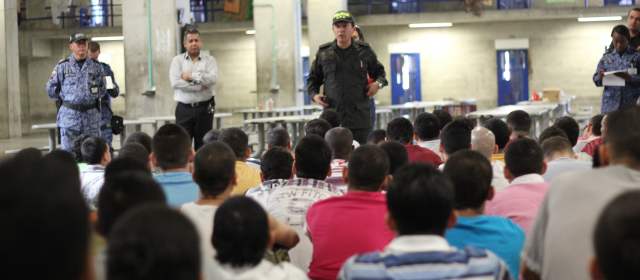 Director del Inpec visitó internos heridos en motín de El Pedregal |