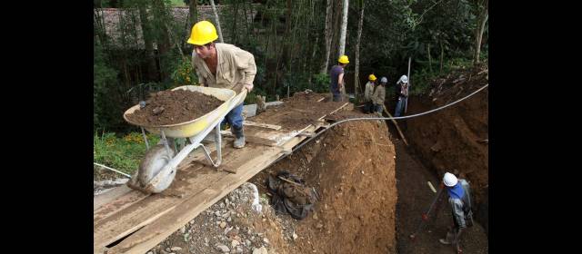 Mientras Minambiente piensa, sigue obra del túnel | La foto corresponde al avance de obras en el sector de Sajonia, donde quedará uno de los portales de acceso al Túnel. FOTO HERNÁN VANEGAS