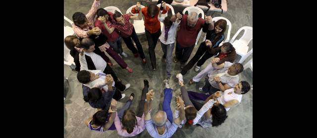 Verdades y mitos acerca del Parkinson | Talleres de movimiento, una de las actividades que se realizan en Fundalianza. FOTO JAIME PÉREZ