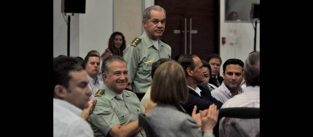 Llega un hombre con más bajo perfil que Naranjo, pero disciplinado y con logros | El general León al anunciarse su nuevo cargo. FOTO COLPRENSA