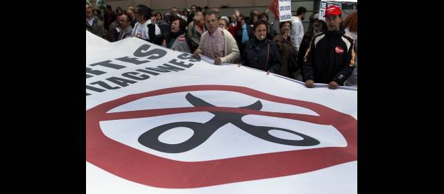 Euroescepticismo, un virus que carcome Europa | Organismos de poder destacan el desplome de la confianza en la UE. Algunos ven en Bruselas un ente que impone medidas, otros consideran que la Unión no supo controlar a los socios. FOTO AP