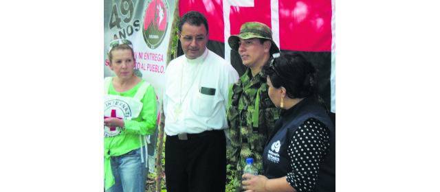 Eln ratifica sus intenciones de estar en diálogo de paz | Presidente Santos valoró liberación del cabo Huertas por parte del Eln. FOTO DEFENSORÍA DEL PUEBLO