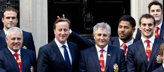 Polémica por jugador de rugby que le puso cachos al primer ministro británico | Foto: Reuters