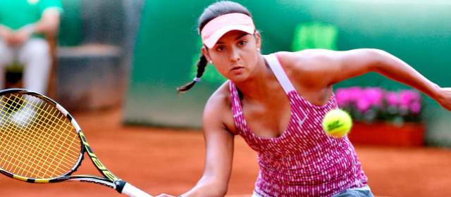 Yulianas por punta y punta | La colombiana Yuliana Lizarazo perdió ayer en el challenger, en la primera salida ante la chilena Daniela Seguel, por marcador de 6-1 y 7-6 (1). FOTO JUAN A. SÁNCHEZ