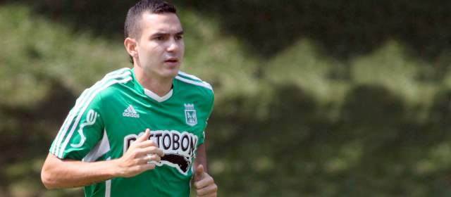 Nacional defiende su liderato | Alejandro Bernal dice que se siente cómodo como volante de contención. FOTO MANUEL SALDARRIAGA