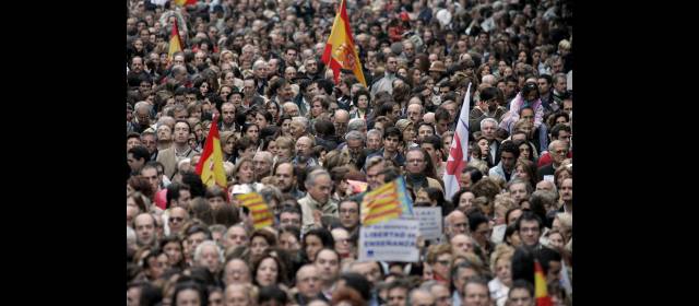 España marcha contra el ajuste | Las protestas en varios países de la eurozona vuelven hoy a España, esta vez, contra los despidos y reducción de los salarios públicos. FOTO AP