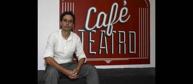 El Pablo Tobón estrena café | Sergio Restrepo , como subdirector, ha estado al frente del proceso de renovación del Pablo Tobón Uribe. FOTO EDWIN BUSTAMANTE