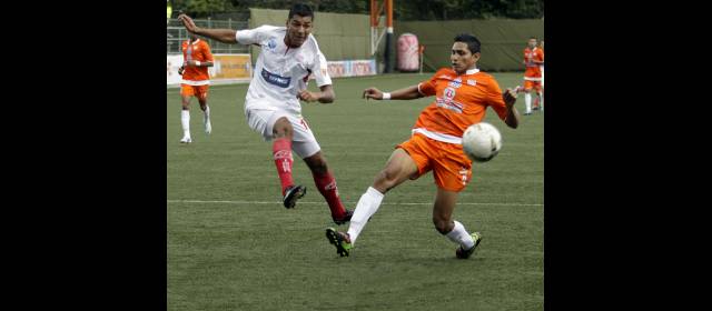 Rionegro y América dirimen un finalista de la Primera B | Jéfferson Duque va por el gol 20 en el Rionegro. FOTO ARCHIVO